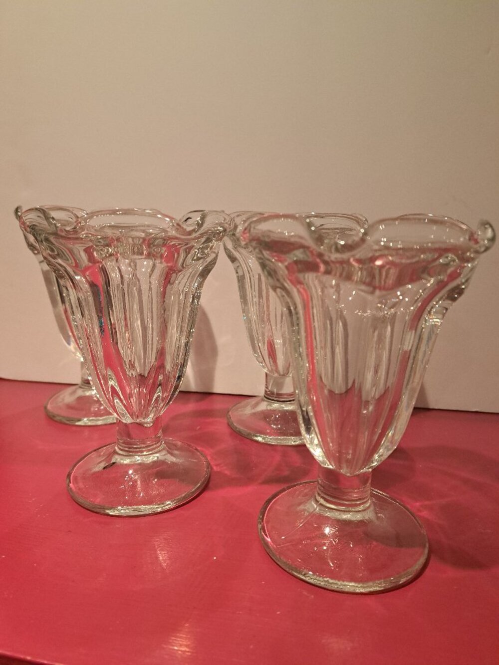 4 ice cream sundae glasses
